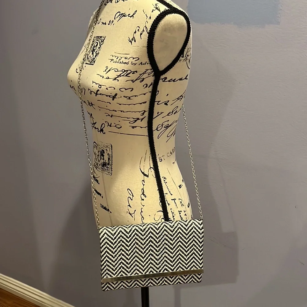 Forever 21 wallet on chain - Picture 5 of 6